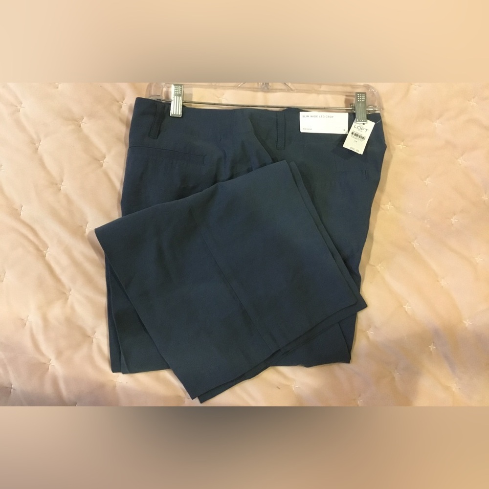 NWT. Loft wide leg crop pant